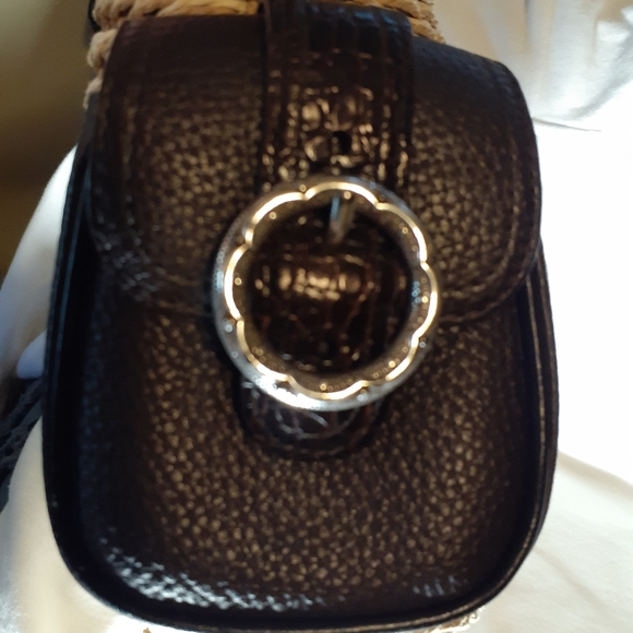 Brighton woven handbag with leather trim handle and side pockets. - Picture 2 of 7